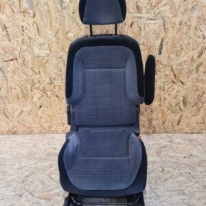 Sedadlo pravé přední Citroen Berlingo Peugeot Partner III od 2008 airbag lehce osezaná